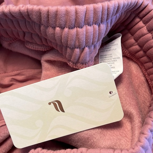 NWT- Fabletics Eco Go-To Sweatpant - Orchid Smoke (27” inseam)- Brand New!!! - Picture 7 of 9